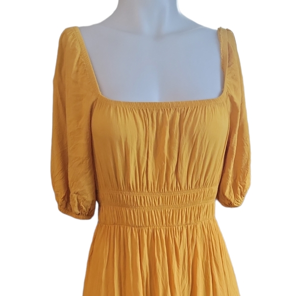 Ladies dress - Picture 3 of 4